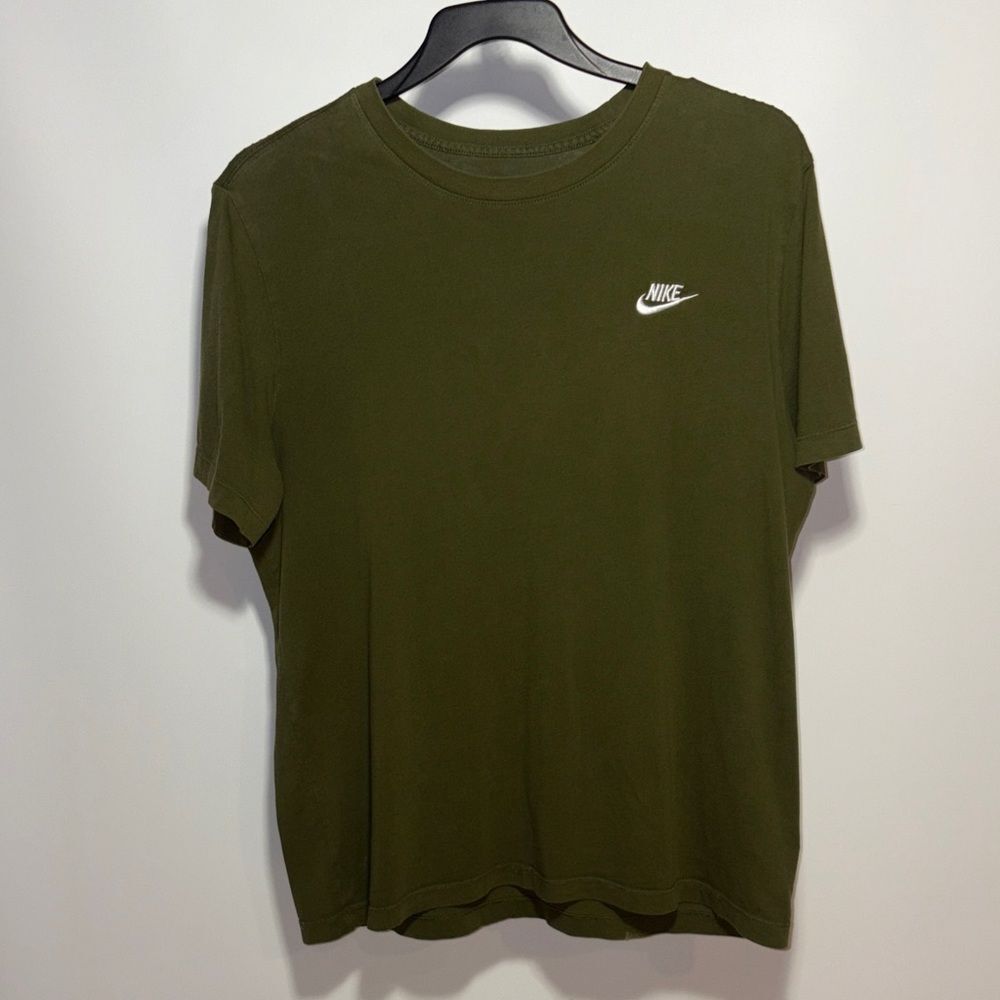 Nike Men's Dark Green Short Sleeve Tee